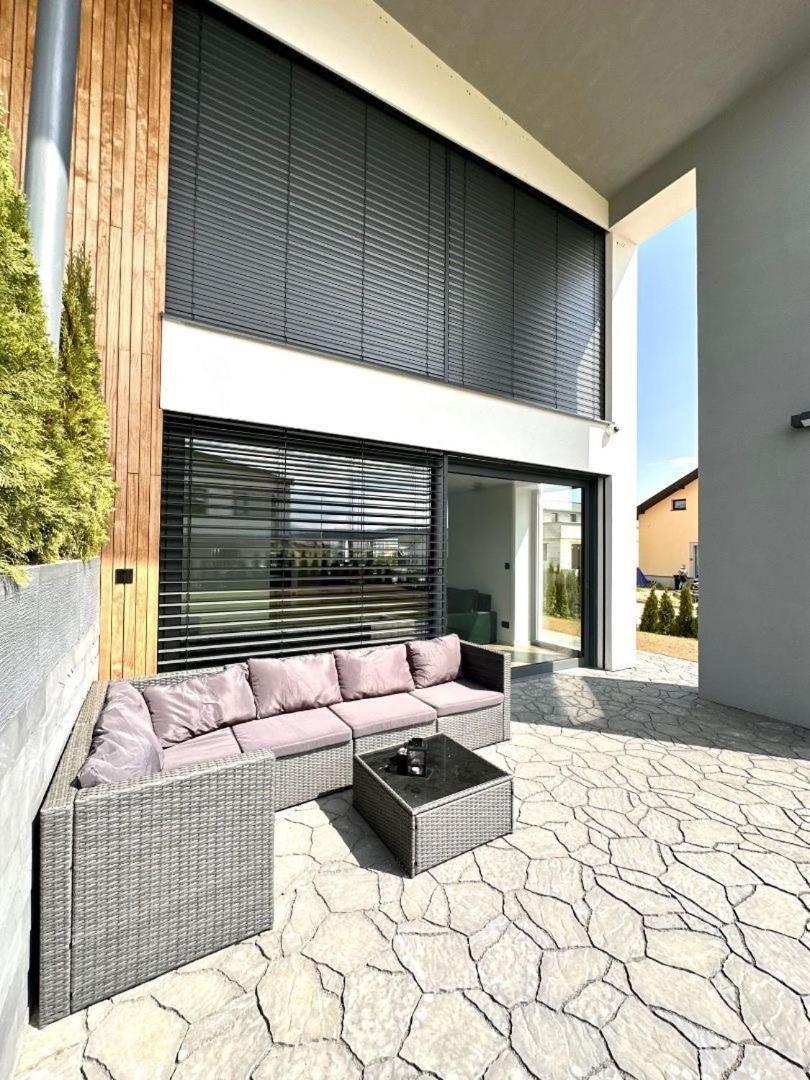 Luxury Apartments Maly Slavkov Exterior photo